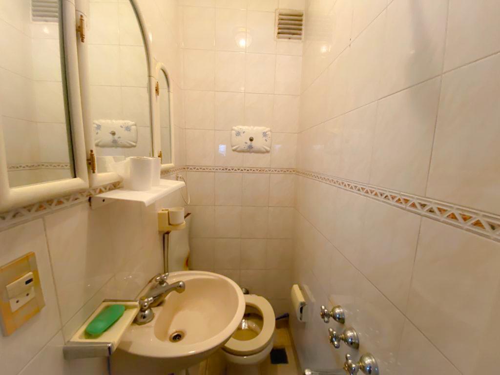 Foto de Departamento 4 AMB en Av Corrientes casi esquina Pueyrredón, imagen 3