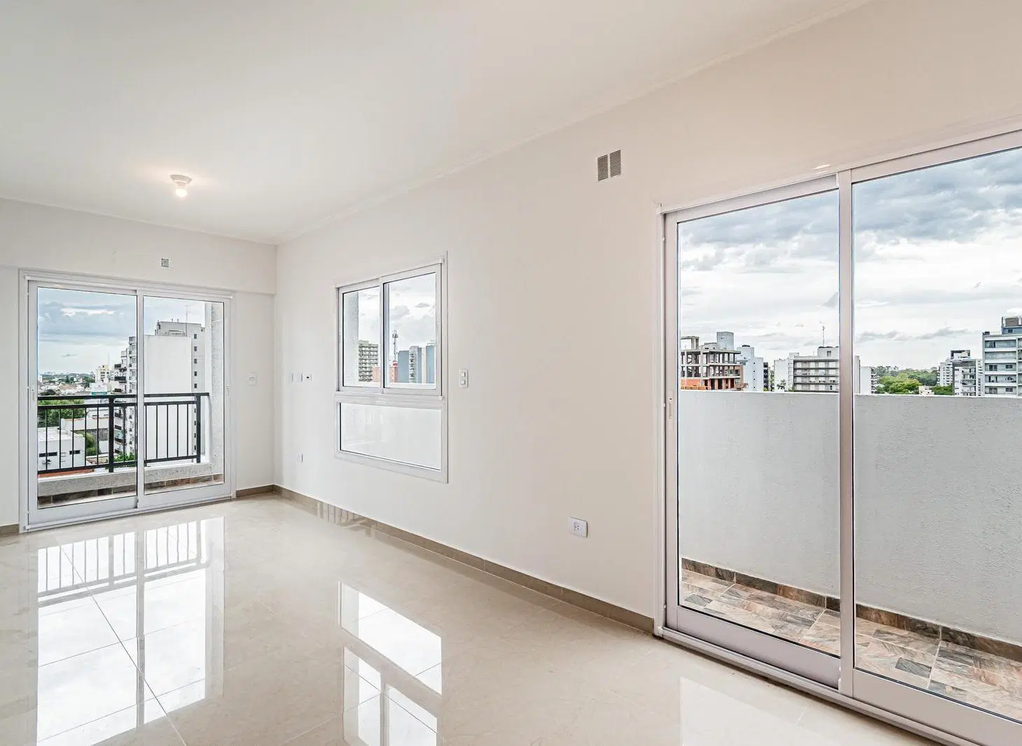 Departamento en VENTA en Caseros 4