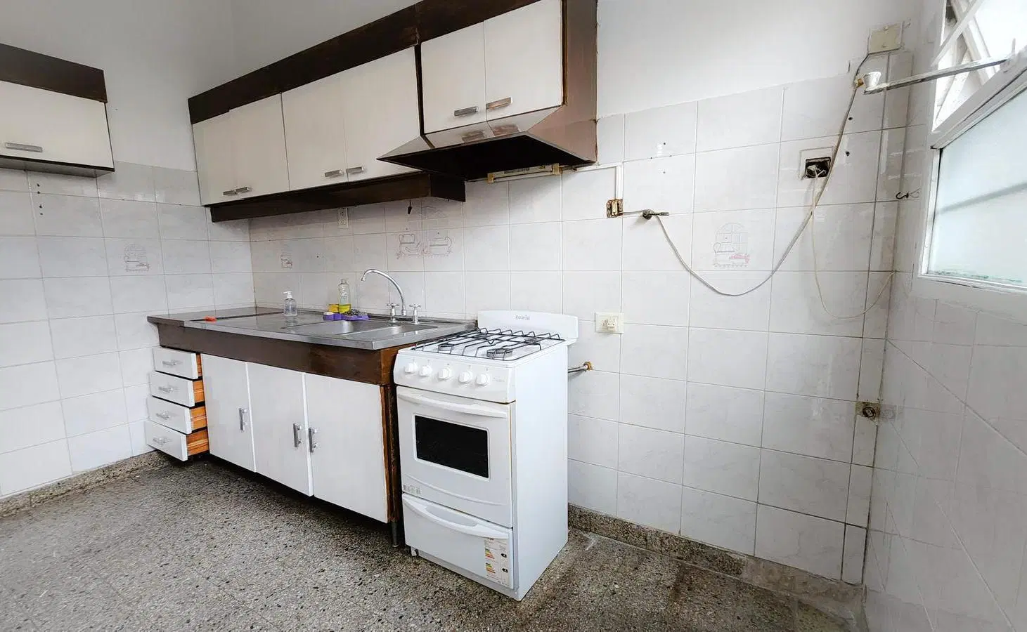 COMODO Y AMPLIO PH DE 3 AMBIENTES - BALCON Y TERRAZA 3