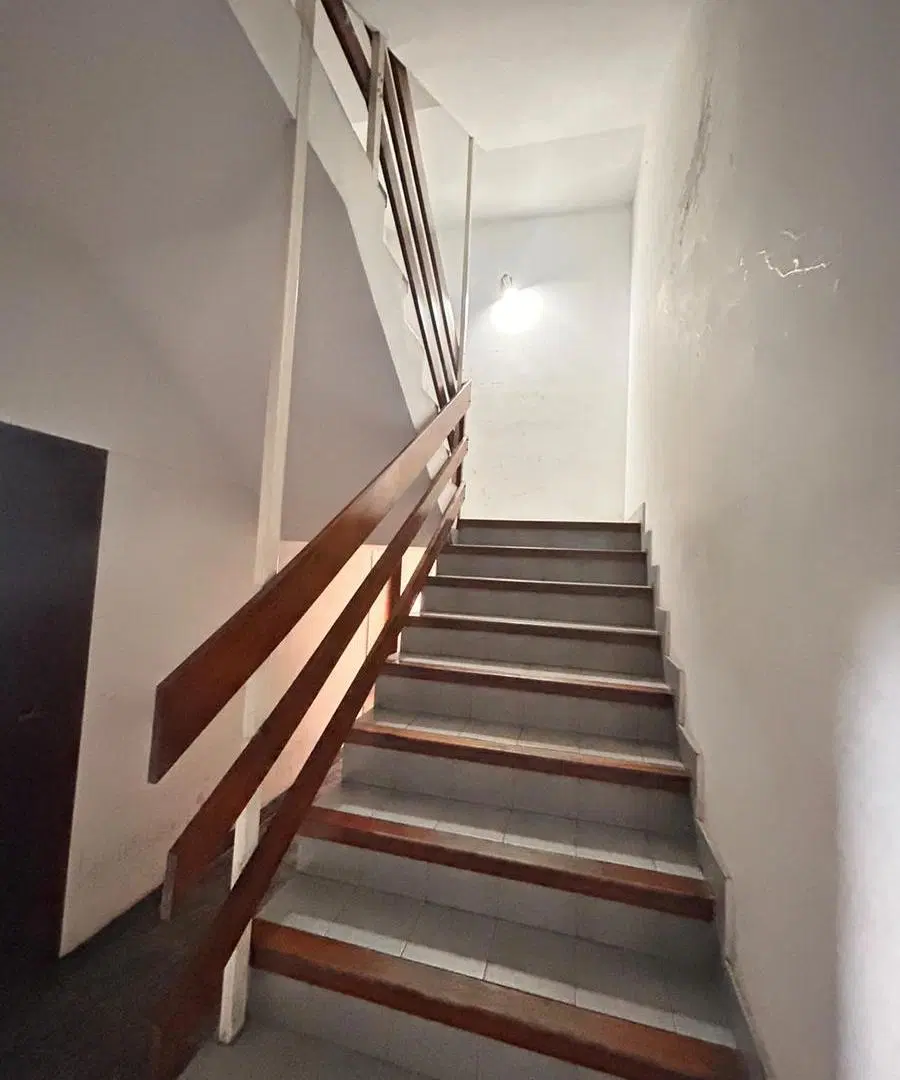 Departamento 2 ambientes primer piso por escalera 2