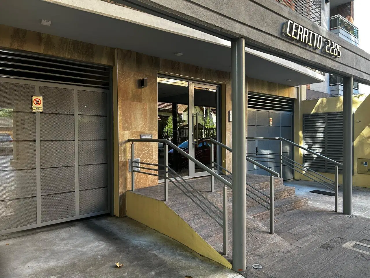 Departamento 2 ambientes con cochera doble en San Martin 4