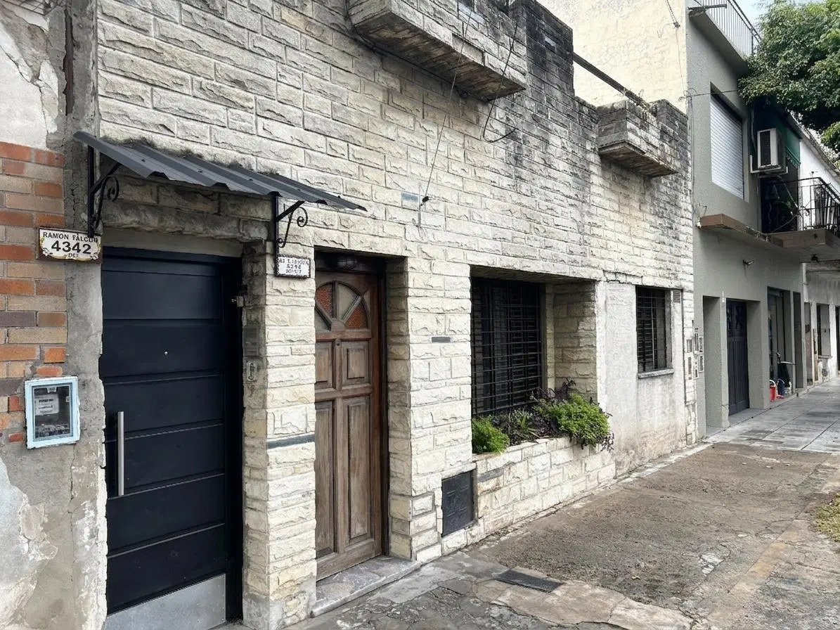 PH 4 ambientes con patio y terraza 3