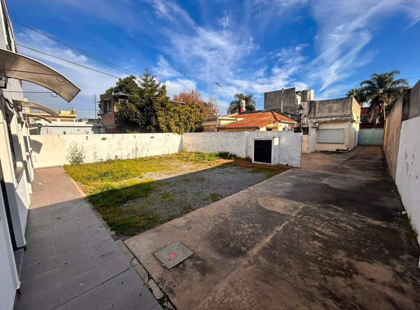 Venta en bloque Casa 3 ambientes con cochera al frente y 4 duplex de 3 ambientes al fondo 8