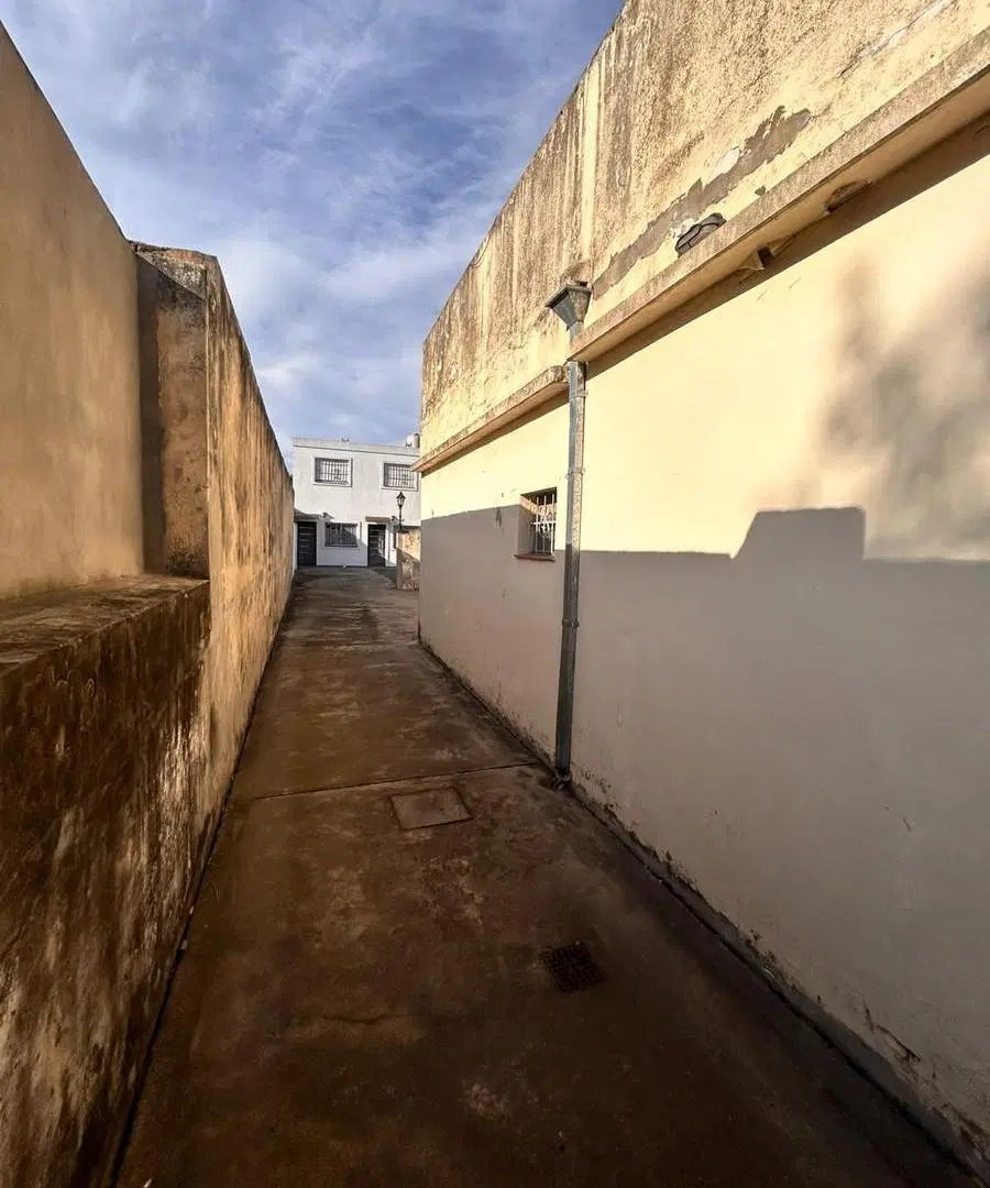 Venta en bloque Casa 3 ambientes con cochera al frente y 4 duplex de 3 ambientes al fondo 4