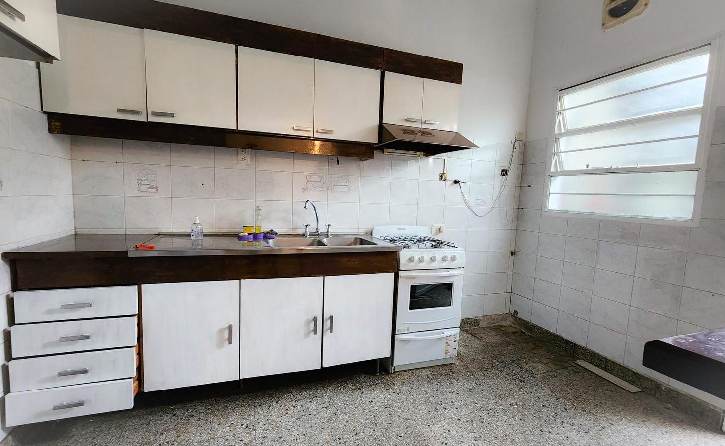 Foto de COMODO Y AMPLIO PH DE 3 AMBIENTES - BALCON Y TERRAZA, imagen 4