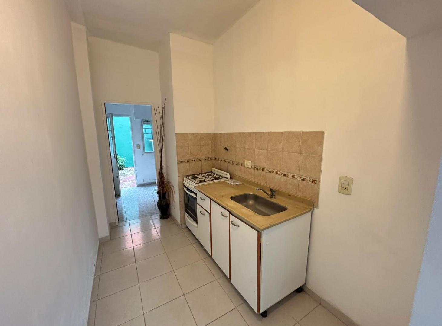 Foto de PH 2 ambientes al frente con patio y terraza, imagen 1