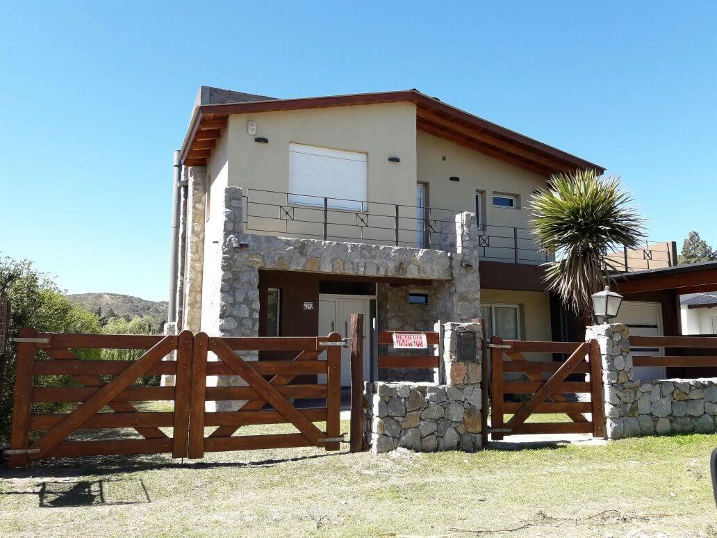 Casa a La Venta en La Cumbre a Una Cuadra del Golf Club 2