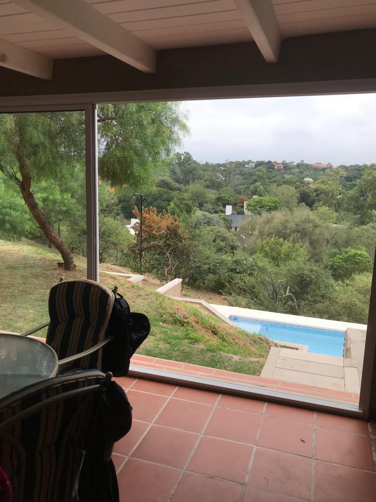 CASA A LA VENTA EN BARRIO VALLE DEL SOL - MENDIOLAZA