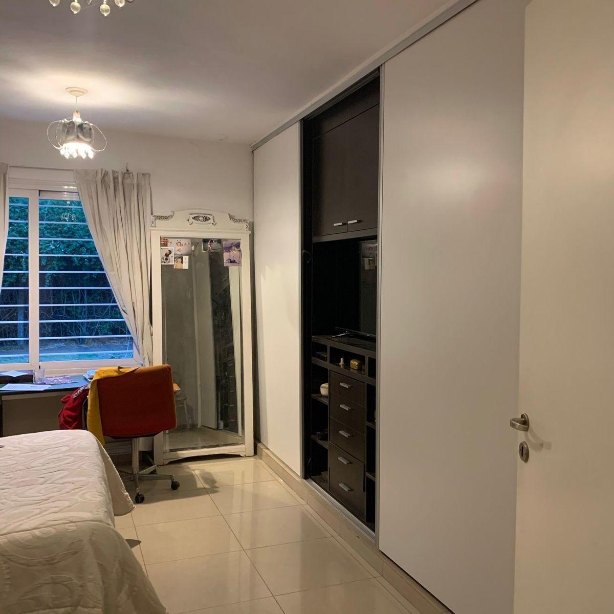 CASA A  LA VENTA EN VILLA ALLENDE – BARRIO GOLF