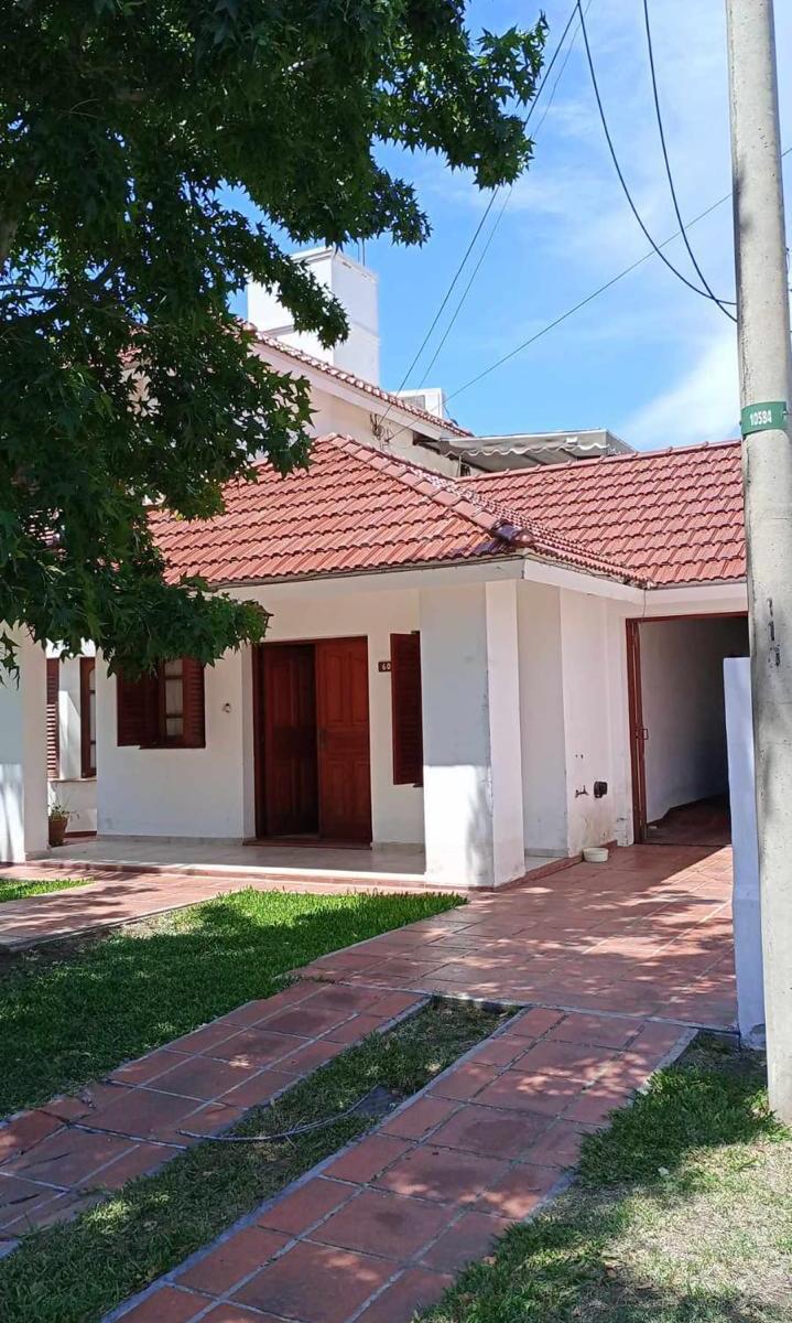 Casa a La Venta en El Centro de Rio Tercero 2