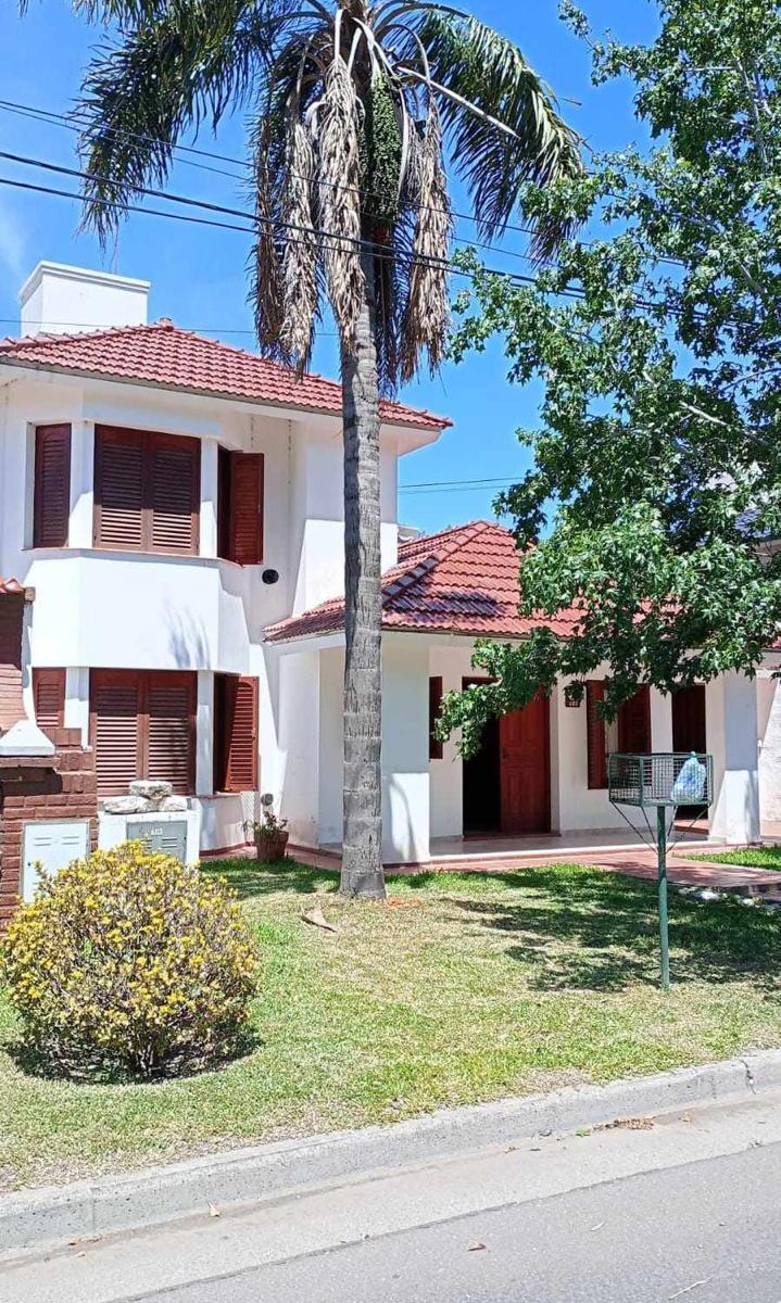 Casa a La Venta en El Centro de Rio Tercero 4
