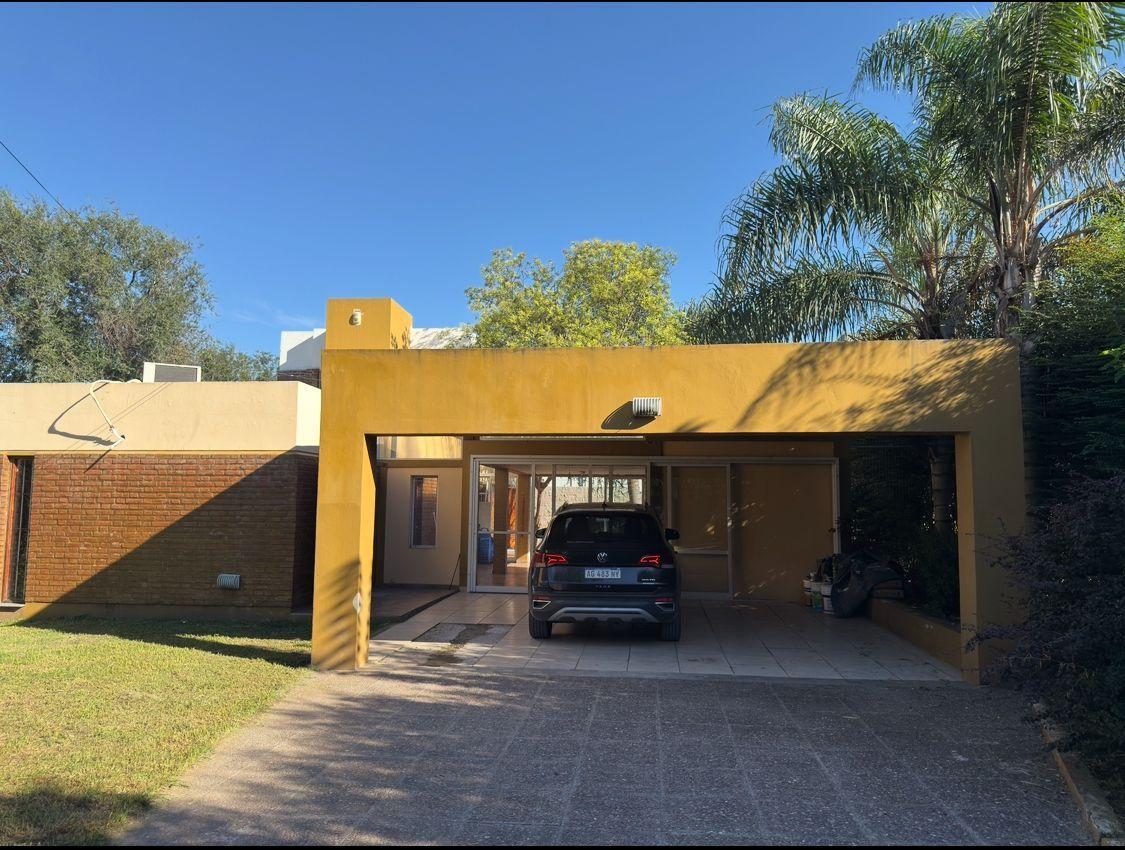 CASA A LA VENTA EN VILLA ALLENDE – BARRIO CONDOR ALTO​