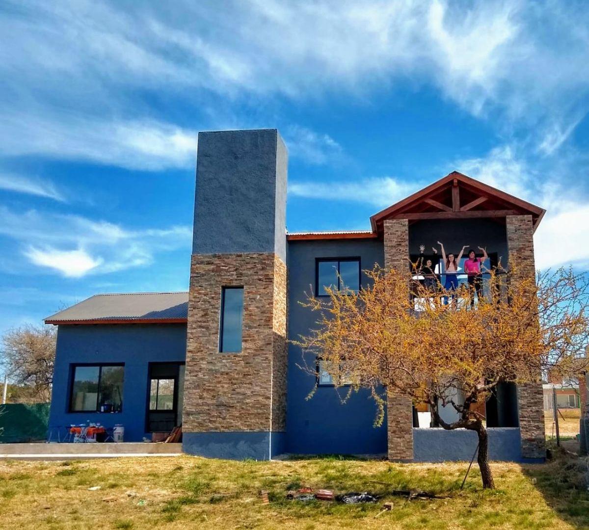 CASA A LA VENTA EN RIO CEBALLOS – BARRIO BELAVISTA