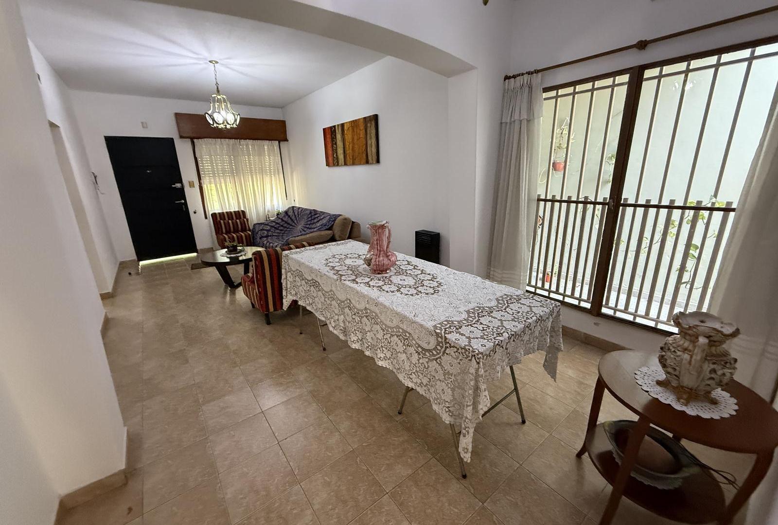 Casa en venta 3 dormitorios con jardín - La florida