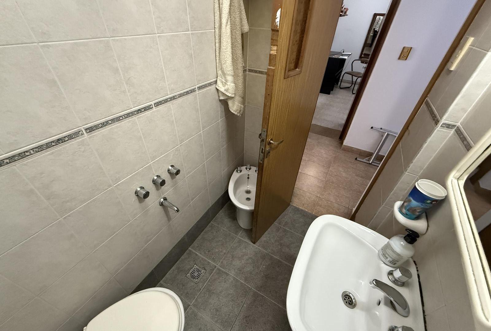 Casa en venta 3 dormitorios con jardín - La florida