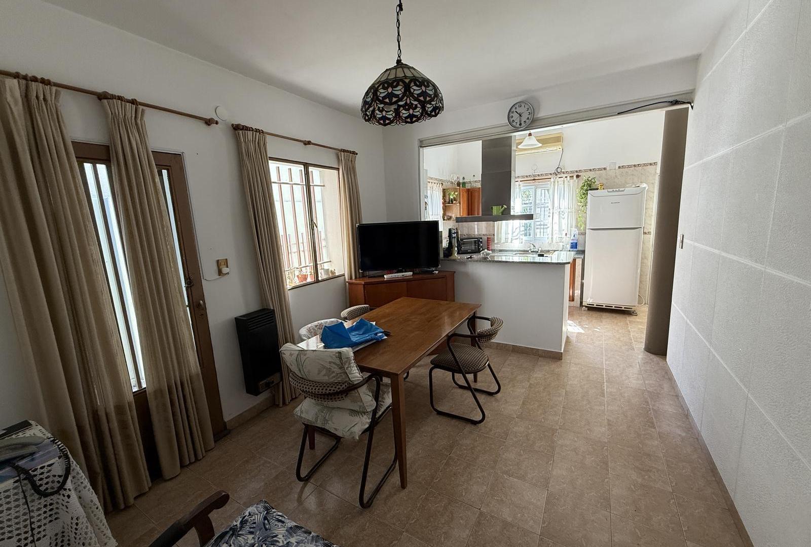 Casa en venta 3 dormitorios con jardín - La florida