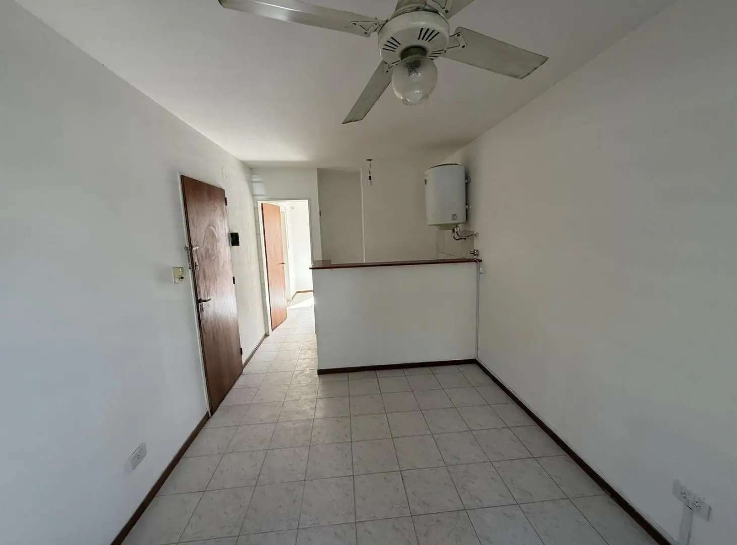 Departamento 1 dormitorio con patio - Luis Agote 5