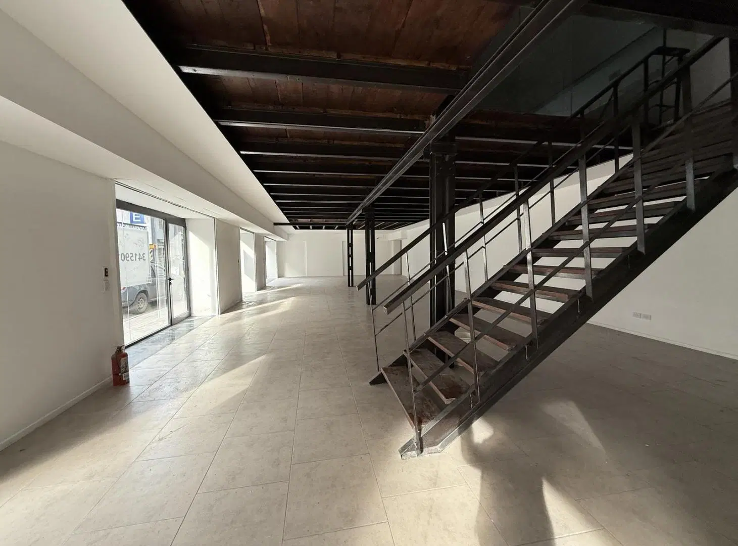 Alquiler local comercial 545 m2 con Cocheras | microcentro 2
