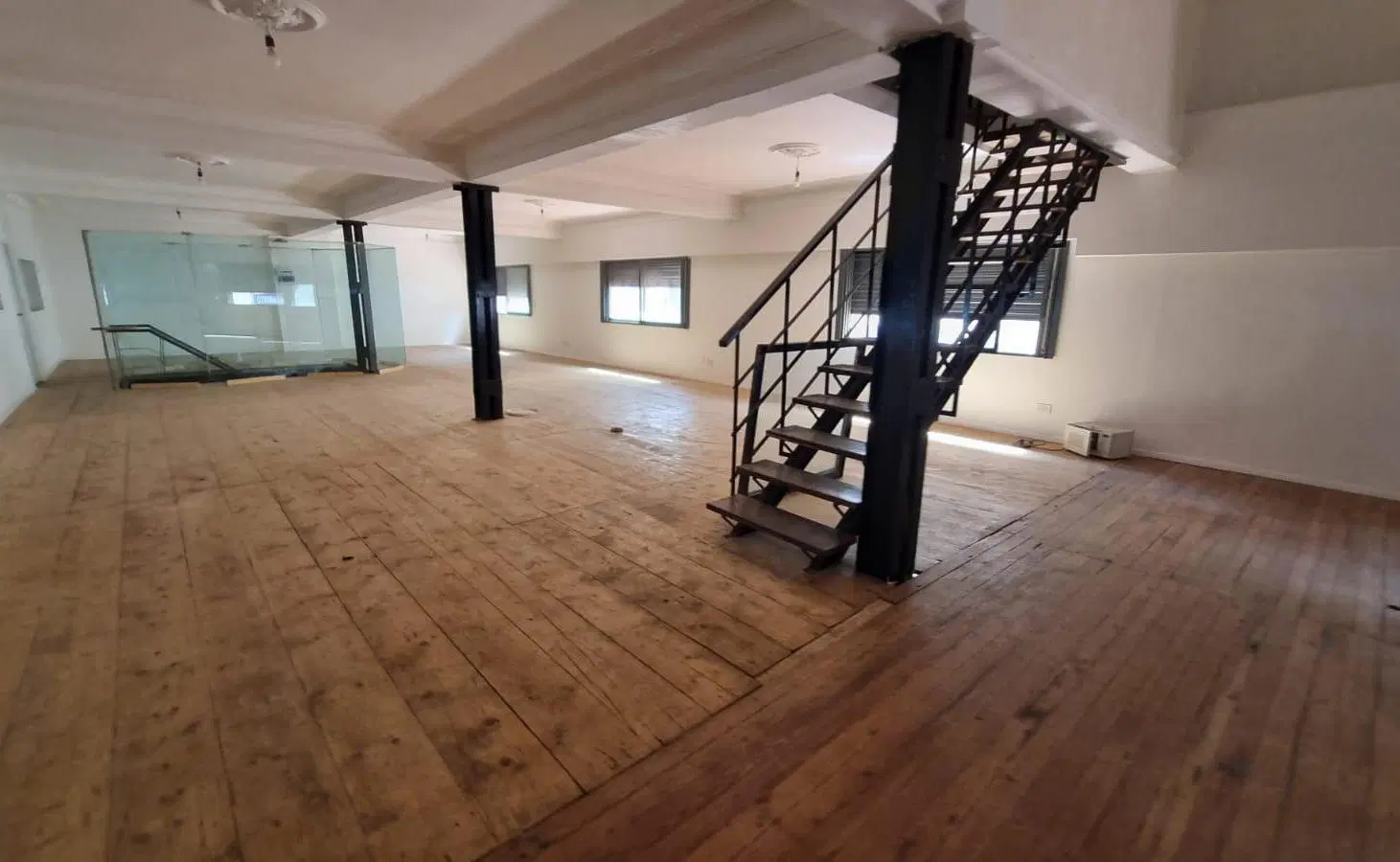 Alquiler local comercial 545 m2 con Cocheras | microcentro 4