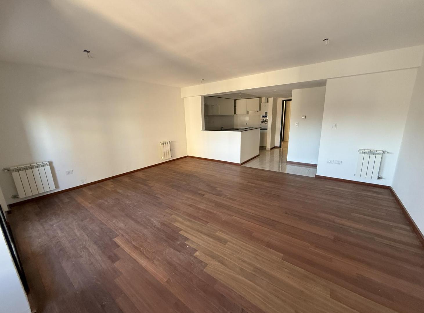Venta depto 2 dormitorios con cochera - Barrio Martin