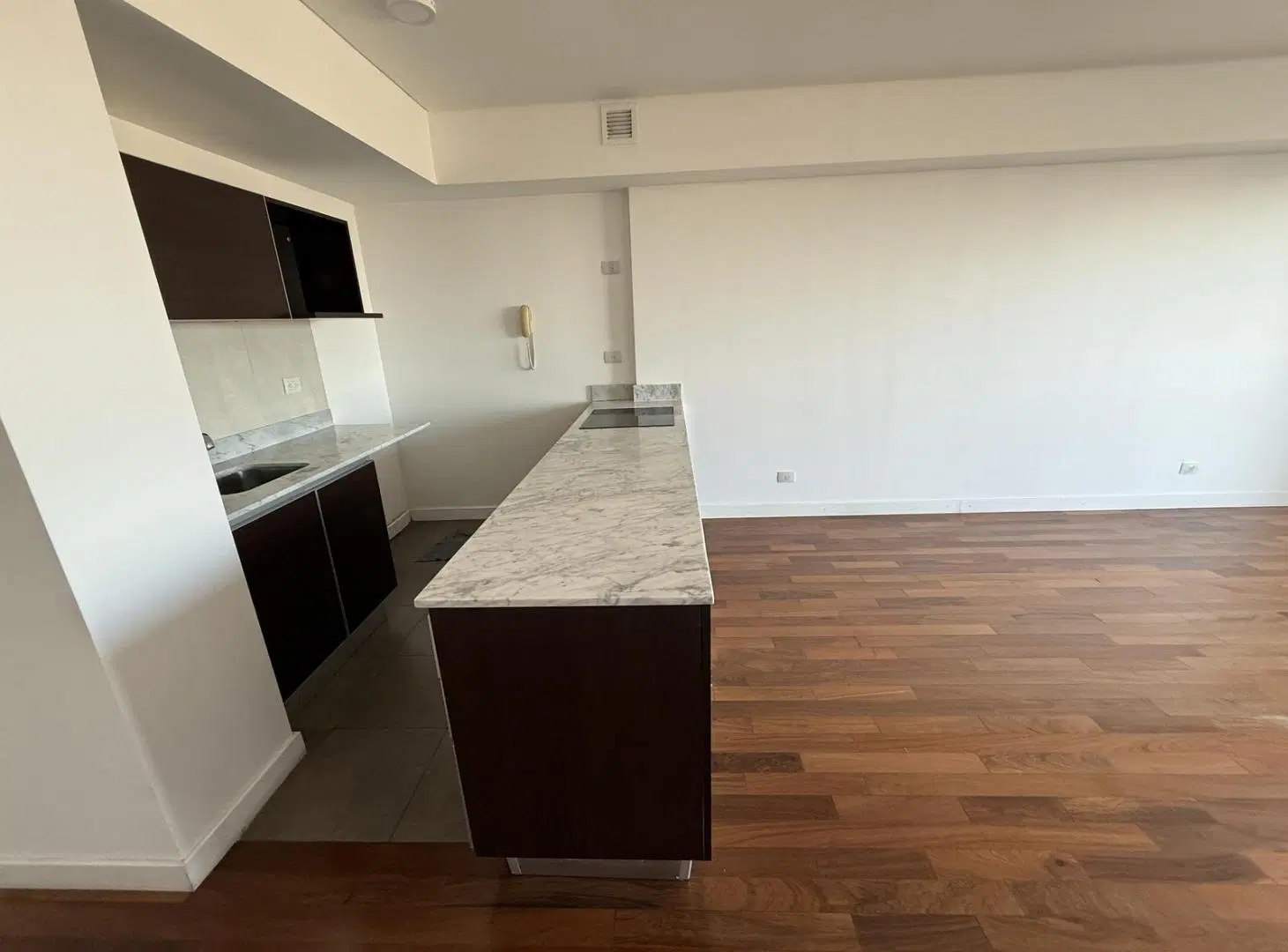 Departamento en alquiler torre maui - 1 dormitorio con cochera - vista a la ciudad 3