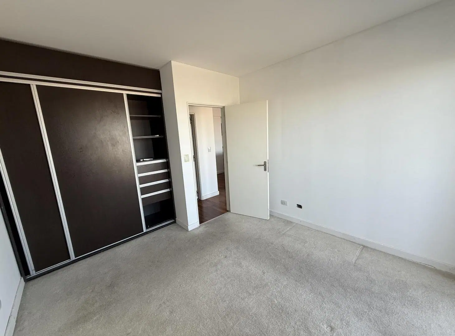 Departamento en alquiler torre maui - 1 dormitorio con cochera - vista a la ciudad 4