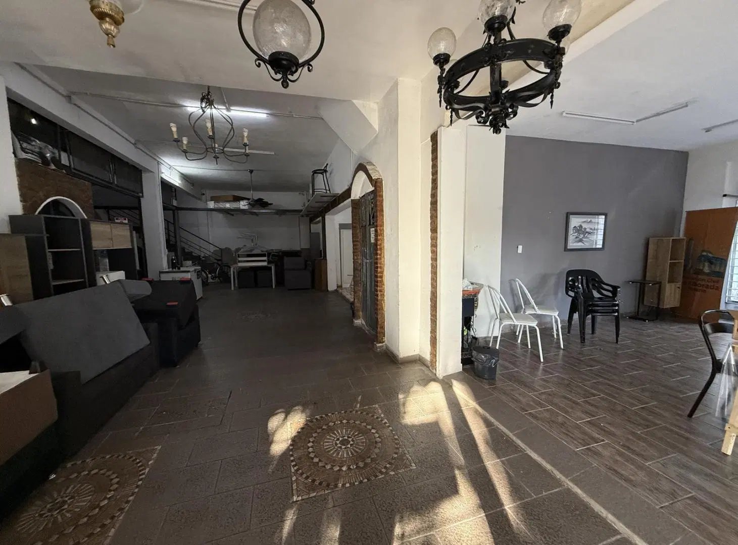 Local + departamentos en esquina en VENTA - Refinería 4