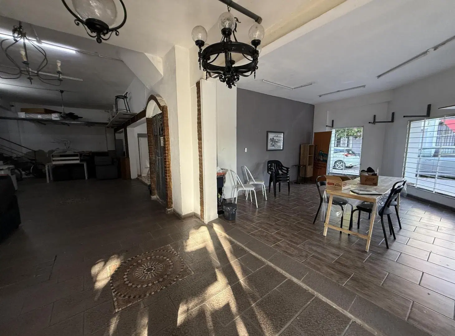 Local + departamentos en esquina en VENTA - Refinería 3