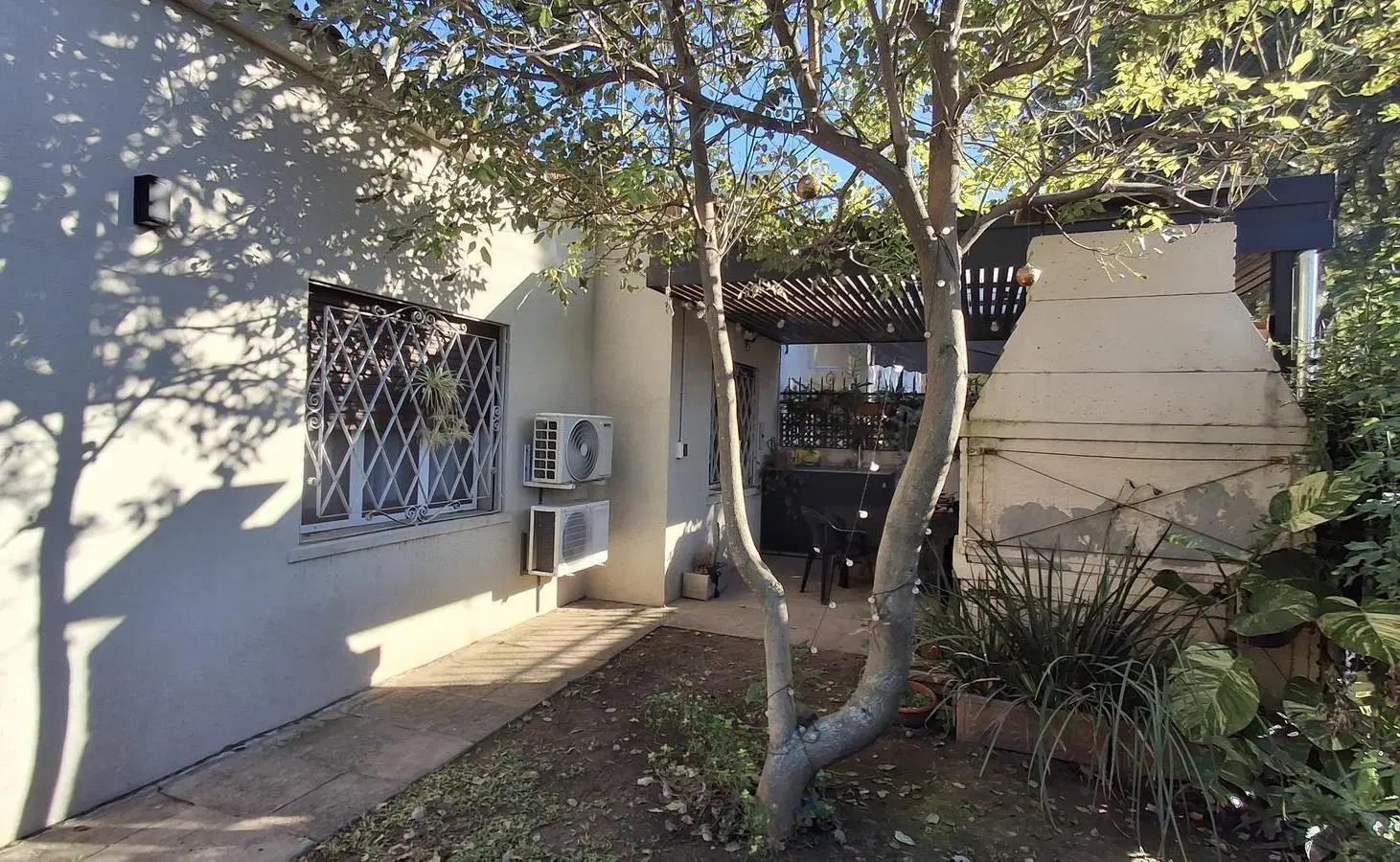 Casa 3 Dormitorios en Planta Baja VENTA - Alberdi 1