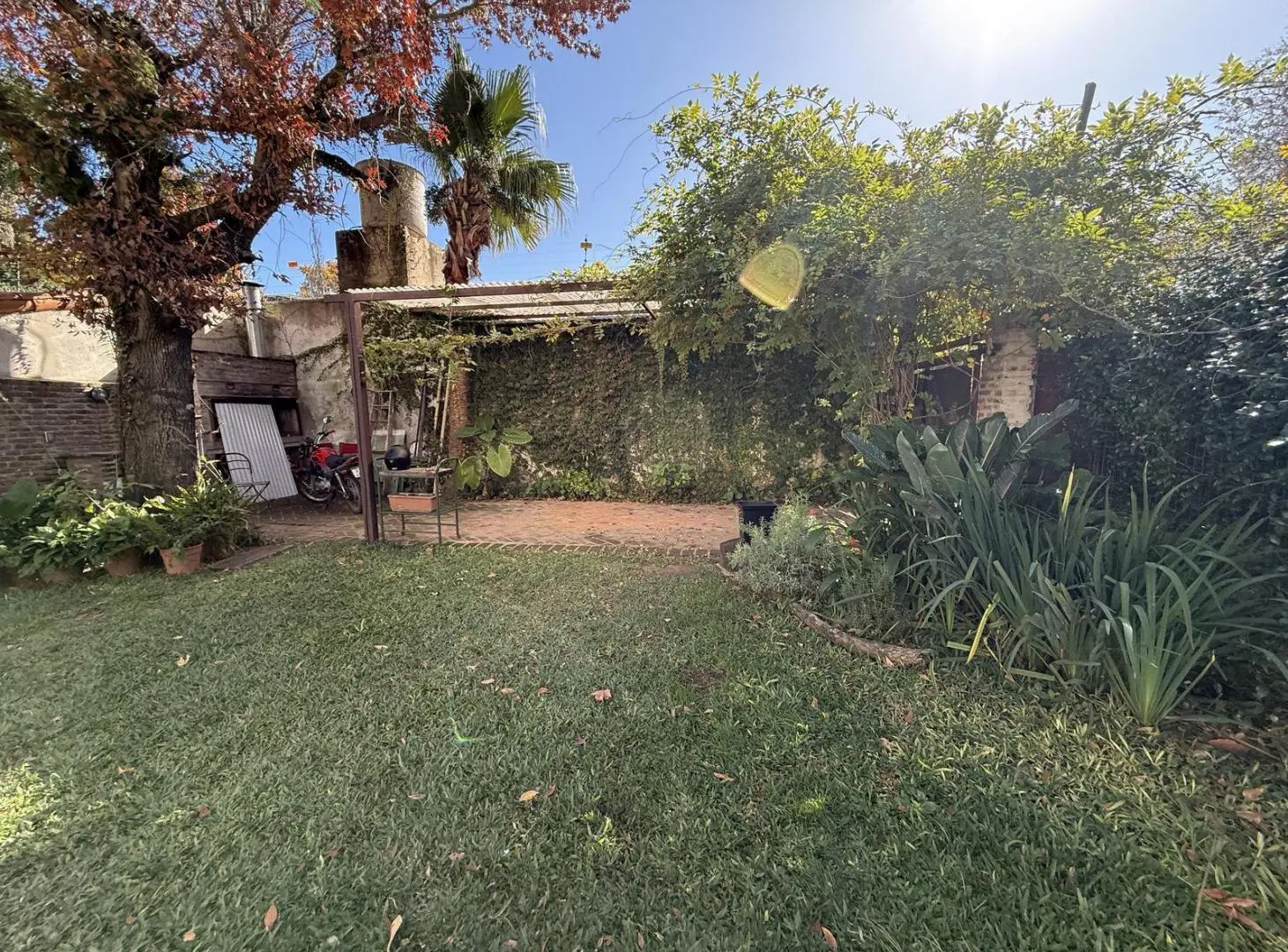 Casa en venta 3 dormitorios, jardín - Alberdi 5