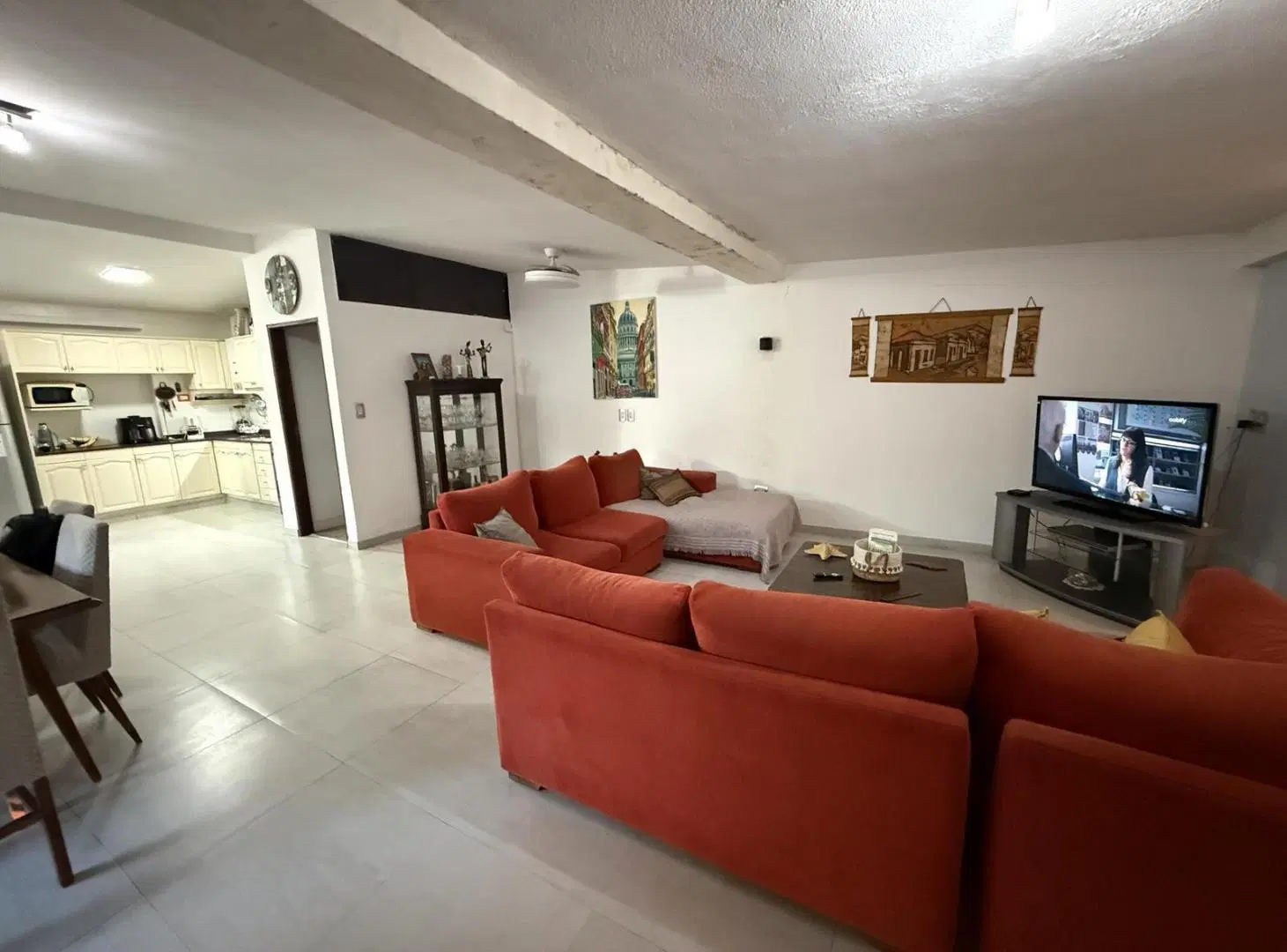 Casa reciclada 3 dormitorios con pileta VENTA - Parque Field 2