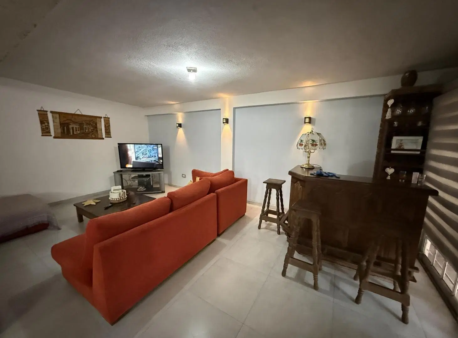 Casa reciclada 3 dormitorios con pileta VENTA - Parque Field 5