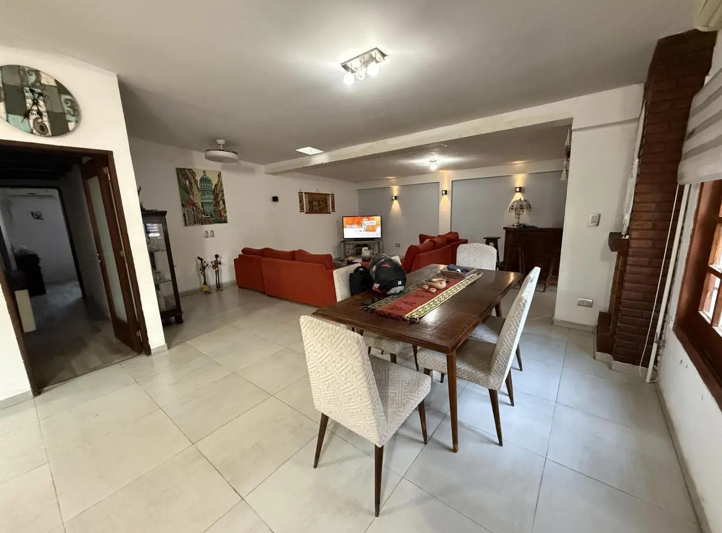 Casa reciclada 3 dormitorios con pileta VENTA - Parque Field 1