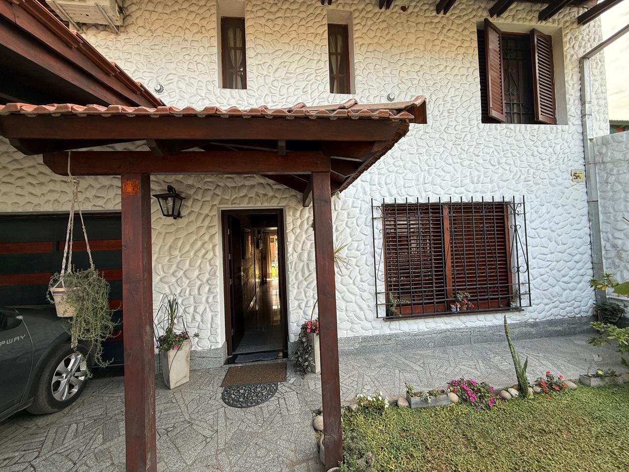 Casa en venta Lomas de Alberdi | 4 Dormitorios | Pileta