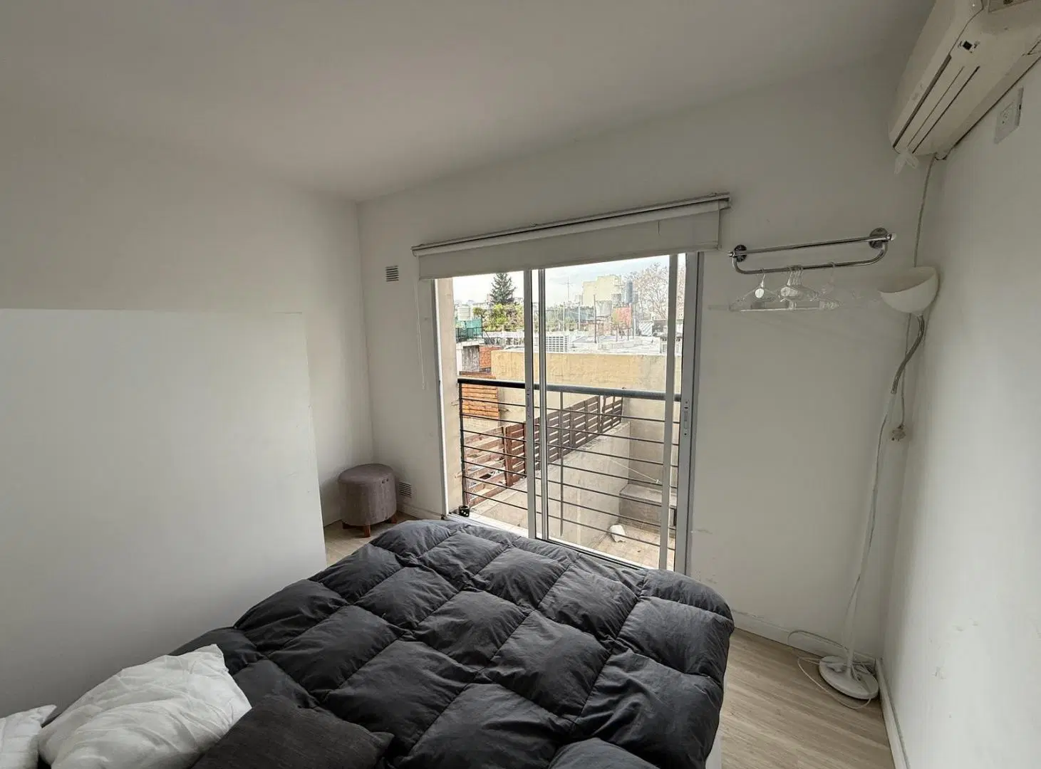 Monoambiente amoblado en alquiler - Barrio Luis Agote 3