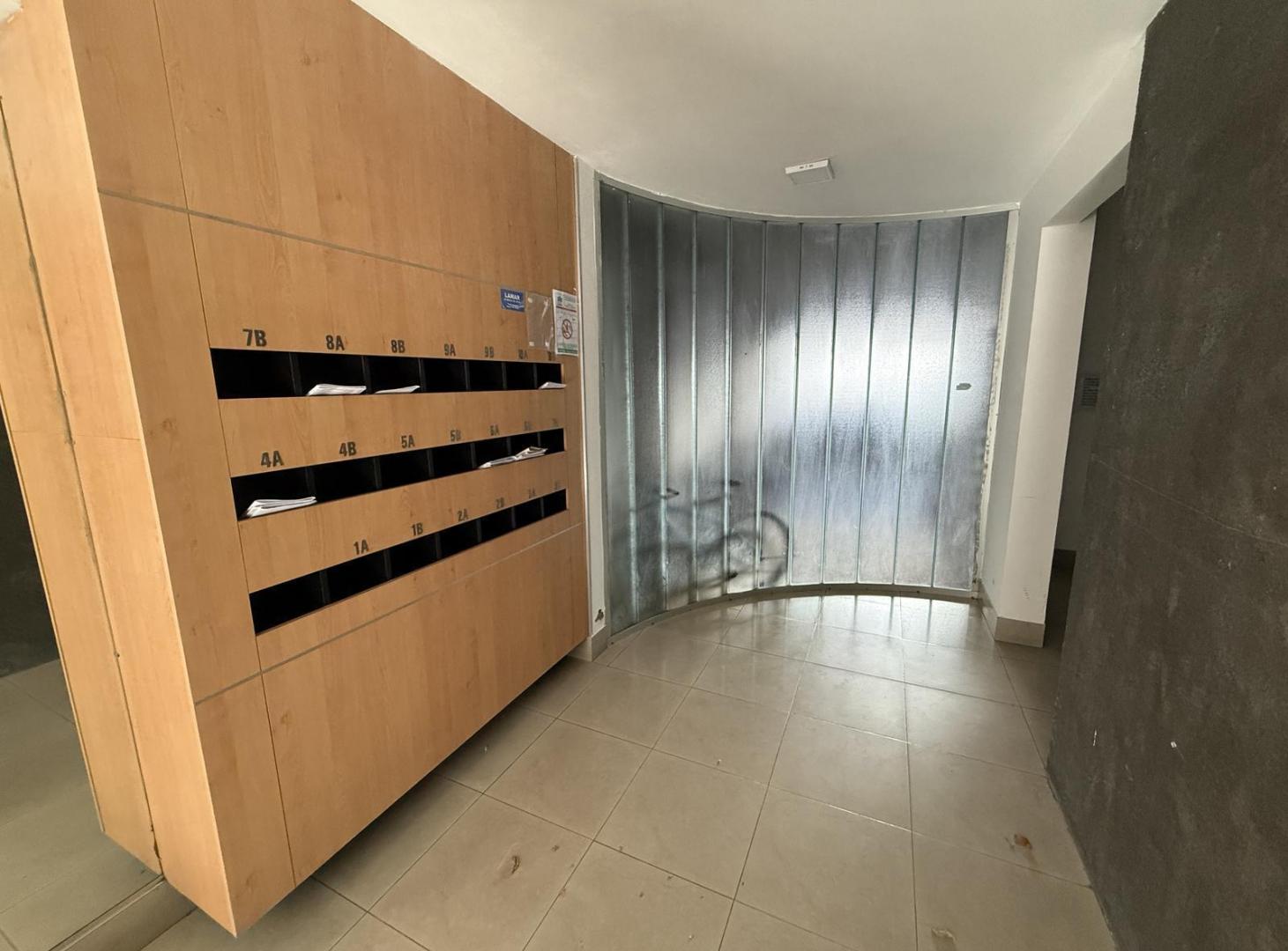 Departamento 1 dormitorio con cochera VENTA - Barrio Luis Agote