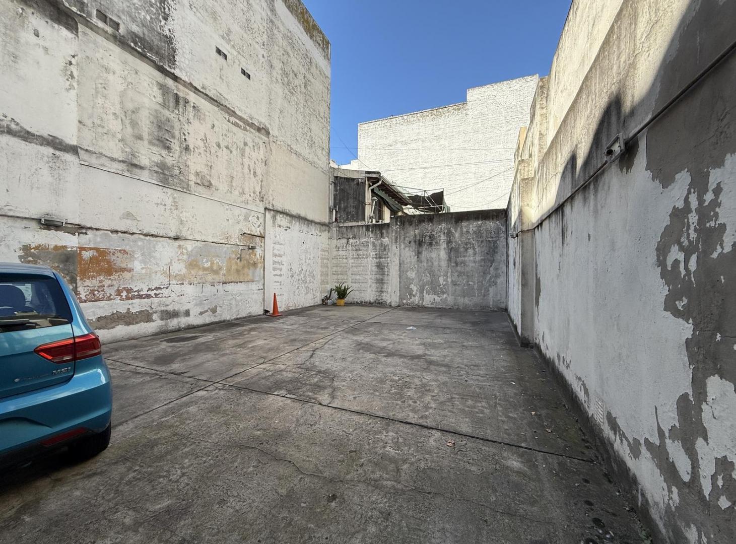 Departamento 1 dormitorio con cochera VENTA - Barrio Luis Agote