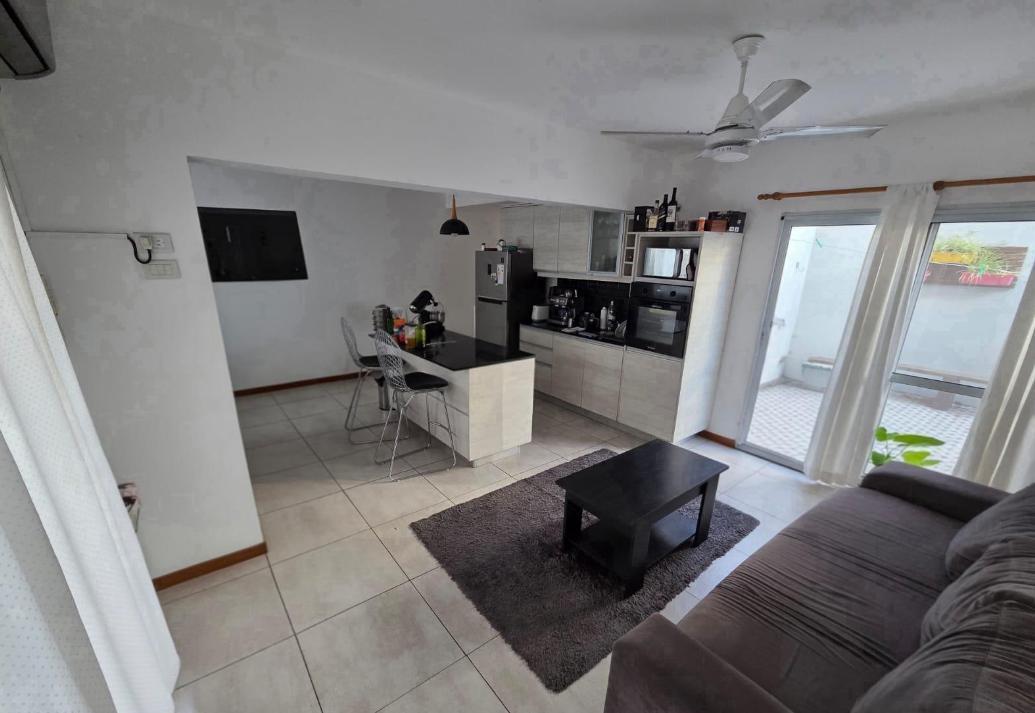 Departamento 2 dormitorios con patio VENTA - Barrio Sarmiento