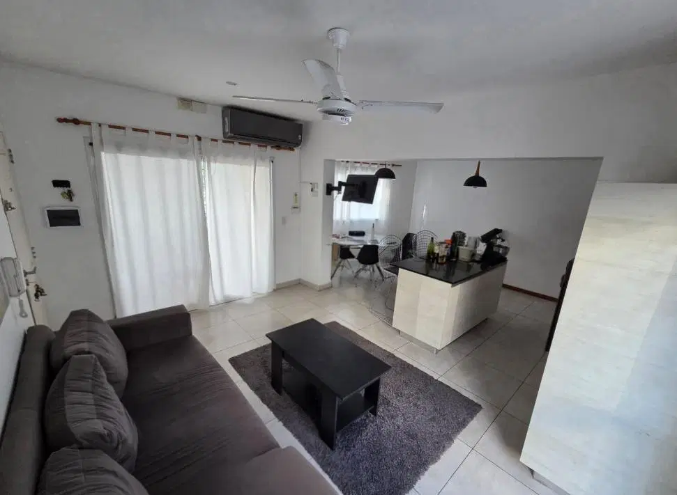 Departamento 2 dormitorios con patio VENTA - Barrio Sarmiento 5