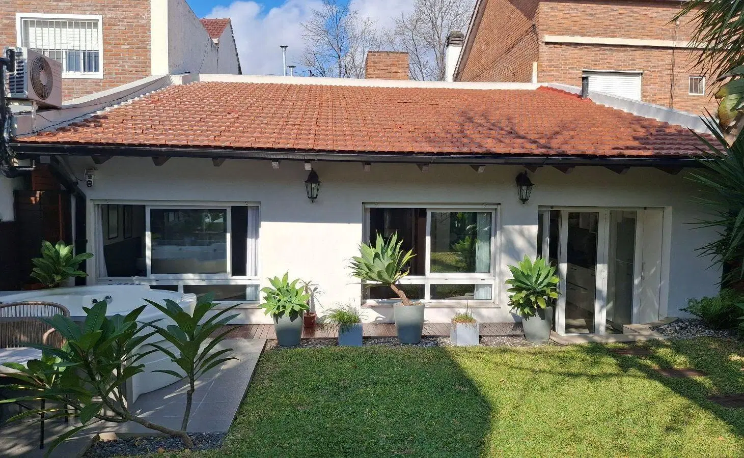 Venta Casa 3 dormitorios, jardín y quincho - Alberdi 4