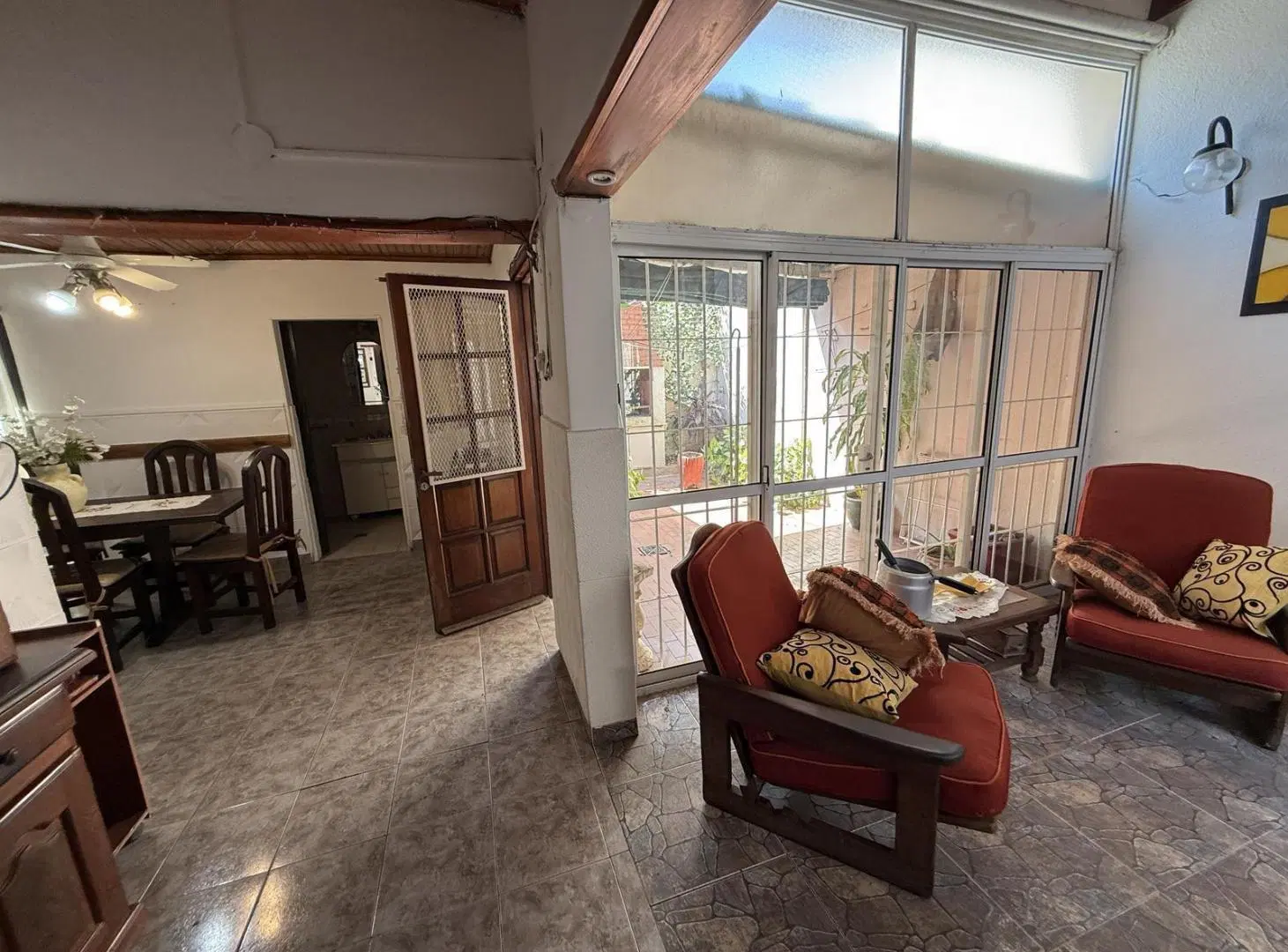 Casa en venta 1 dormitorio con patio | Ludueña 2