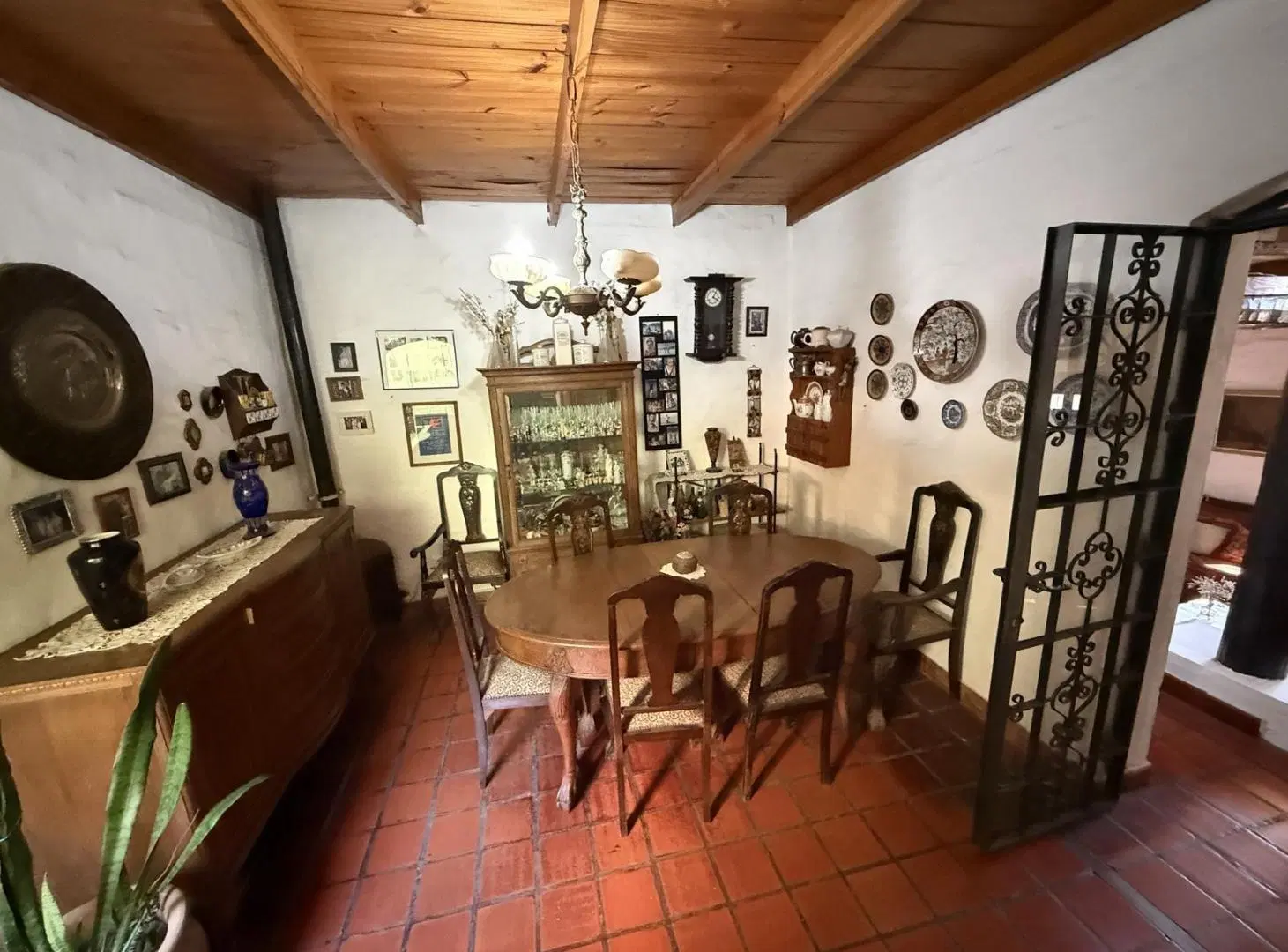 Casa en venta 4 dormitorios - República de la sexta 4