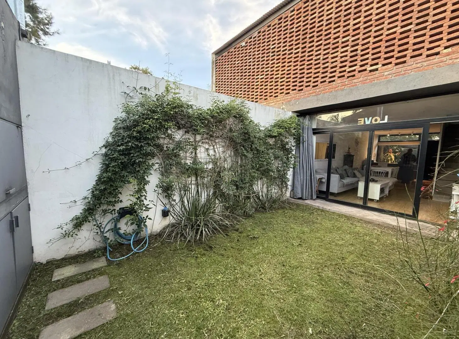 Dúplex 2 dormitorios amoblado en venta - La Florida 1