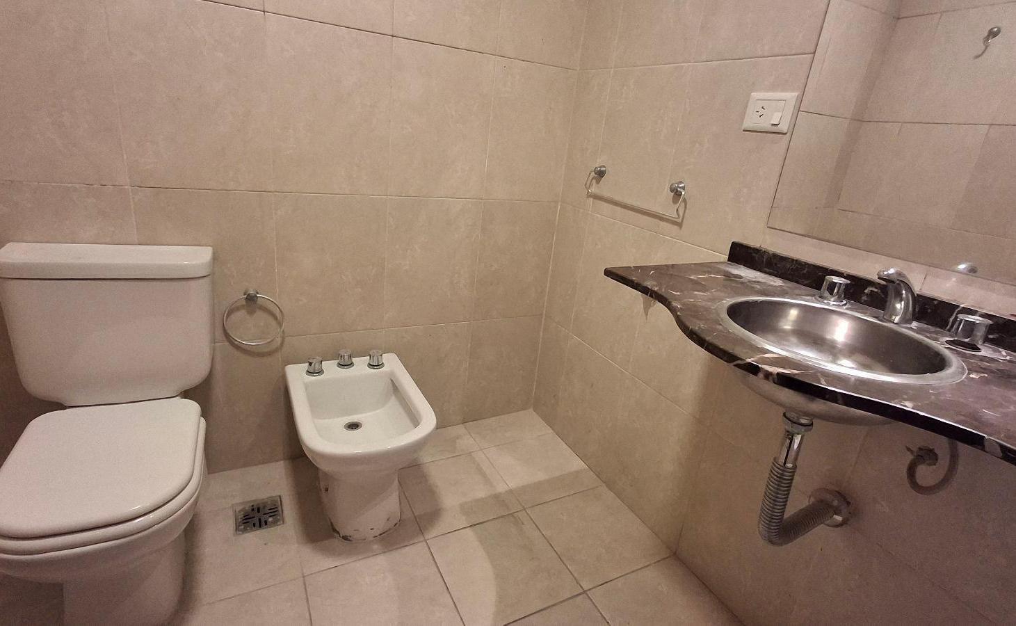 Foto de Departamento 2 dormitorios con cochera VENTA - Echesortu, imagen 3