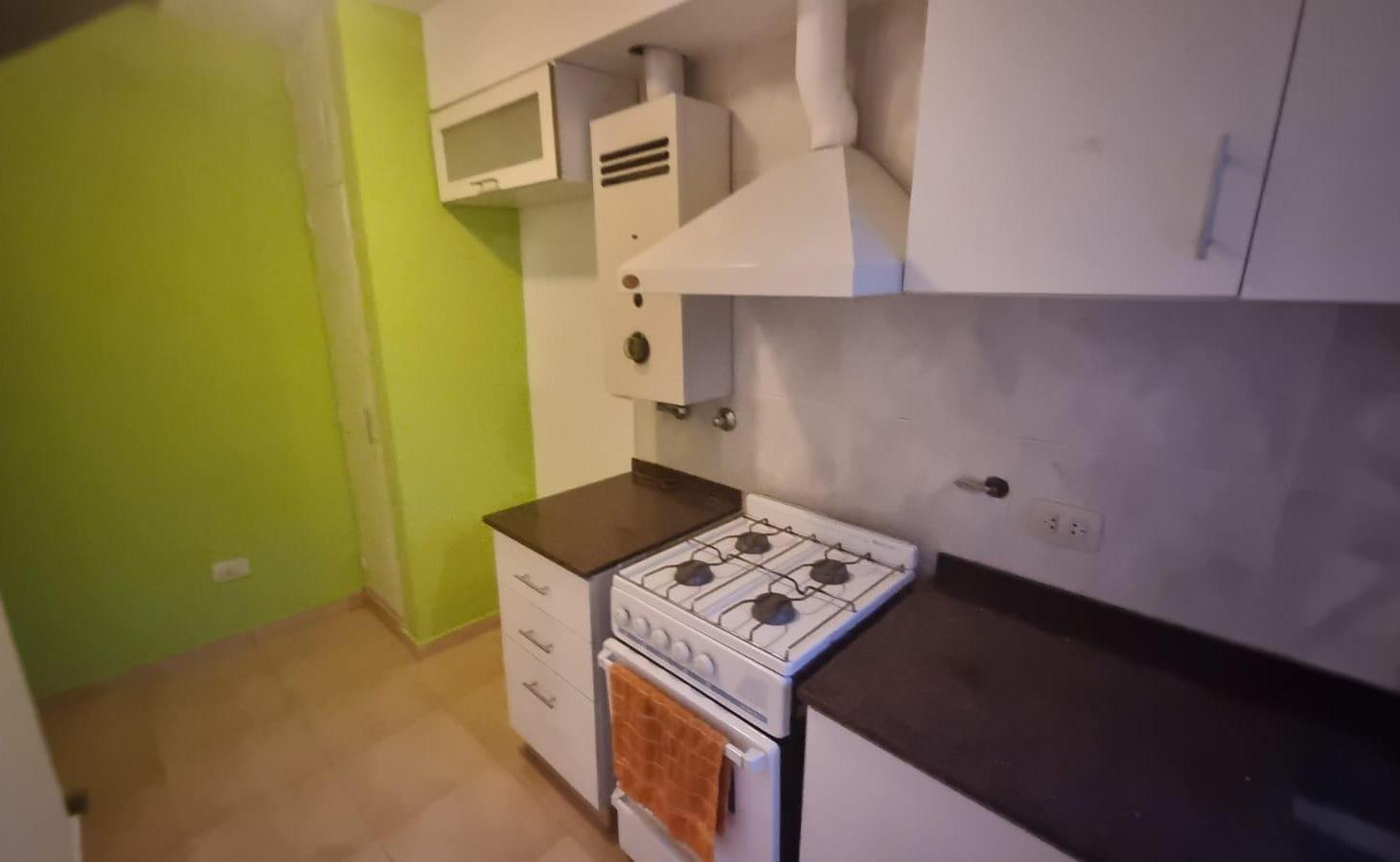 Foto de Alquiler Casa de pasillo 2 dormitorios con patio - Saladillo, imagen 1