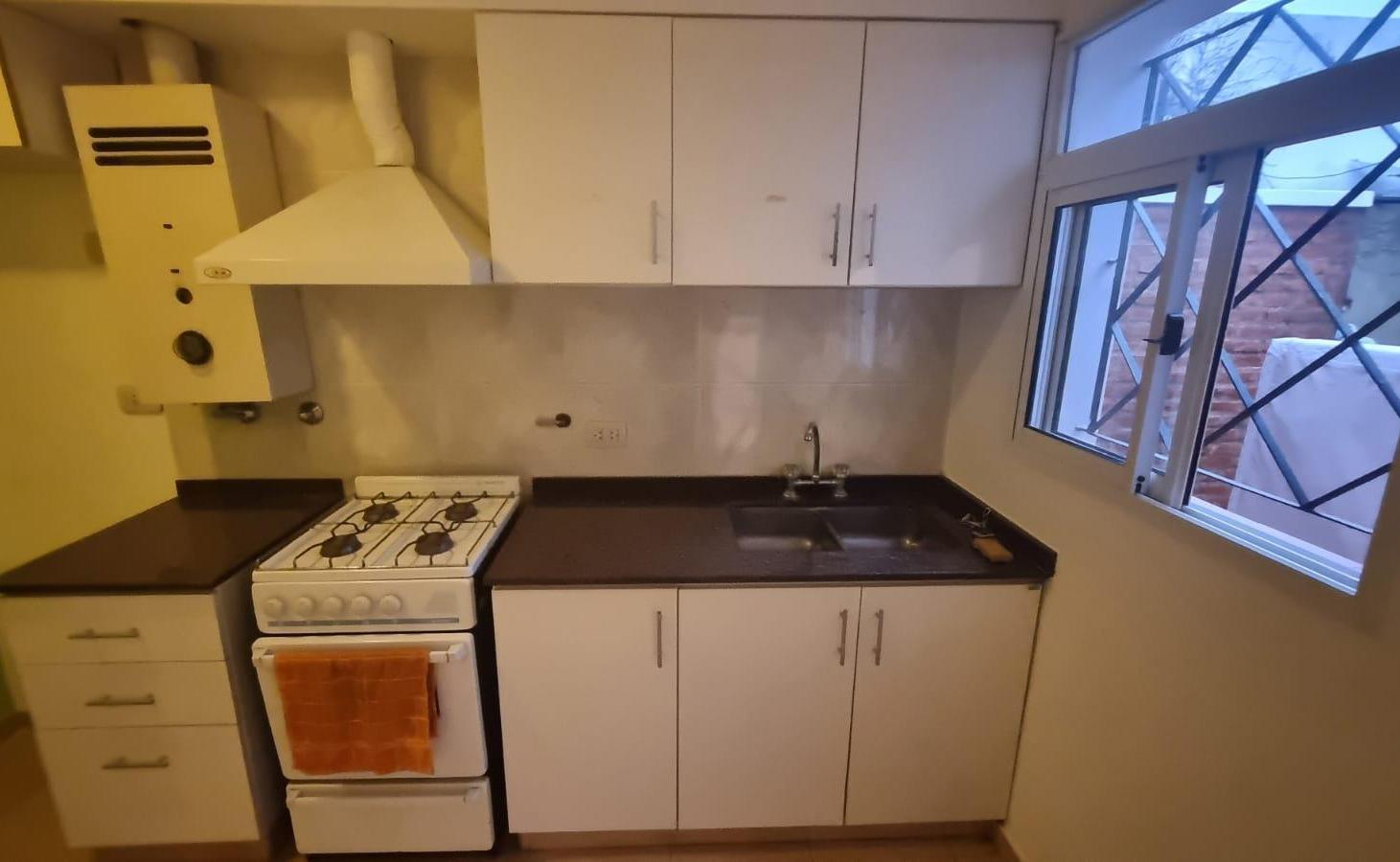 Foto de Alquiler Casa de pasillo 2 dormitorios con patio - Saladillo, imagen 3