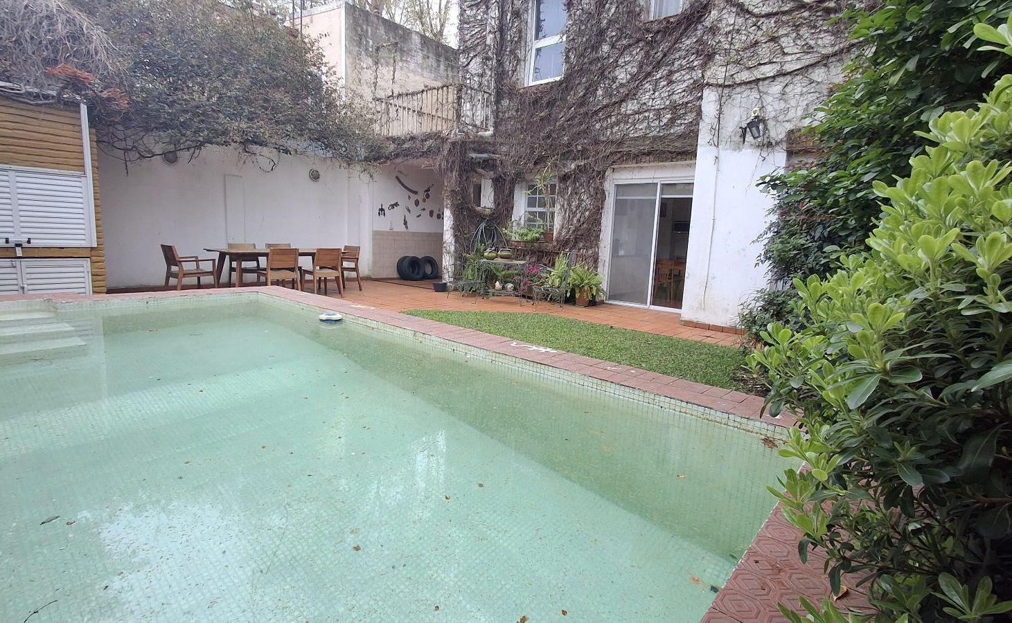 Foto de Casa en venta 4 dormitorios con pileta - Barrio Parque, imagen 1