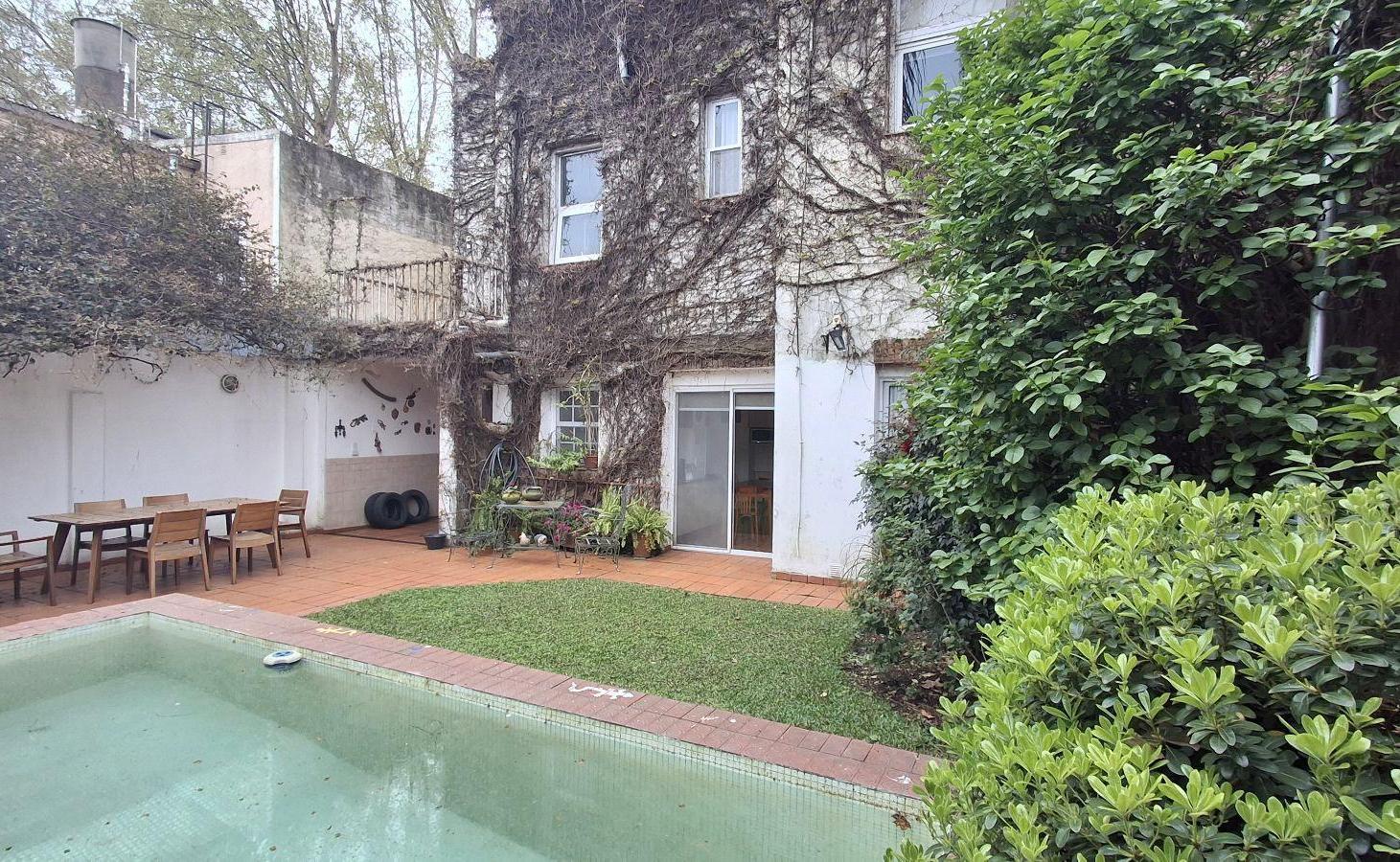 Foto de Casa en venta 4 dormitorios con pileta - Barrio Parque, imagen 3