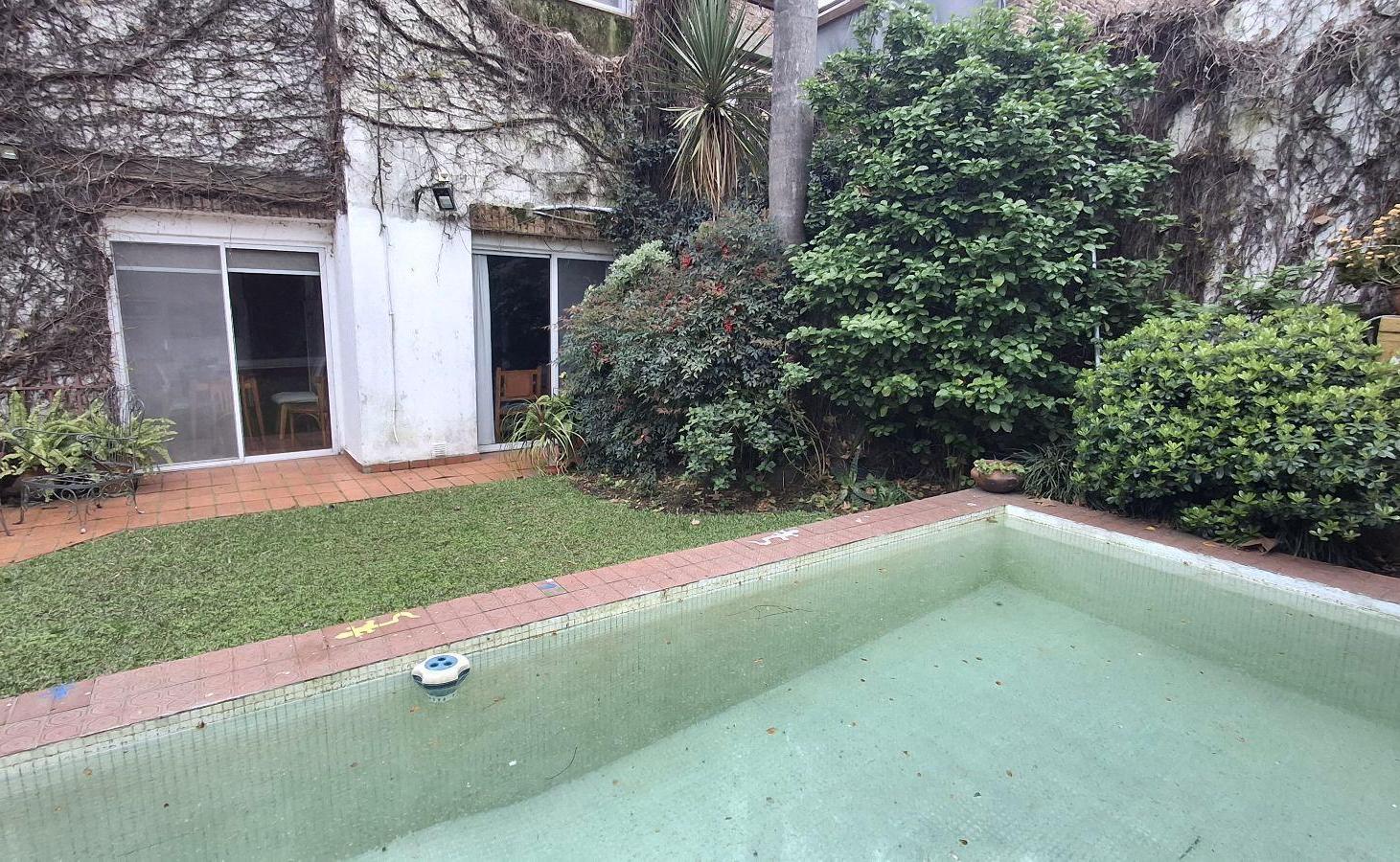 Foto de Casa en venta 4 dormitorios con pileta - Barrio Parque, imagen 2