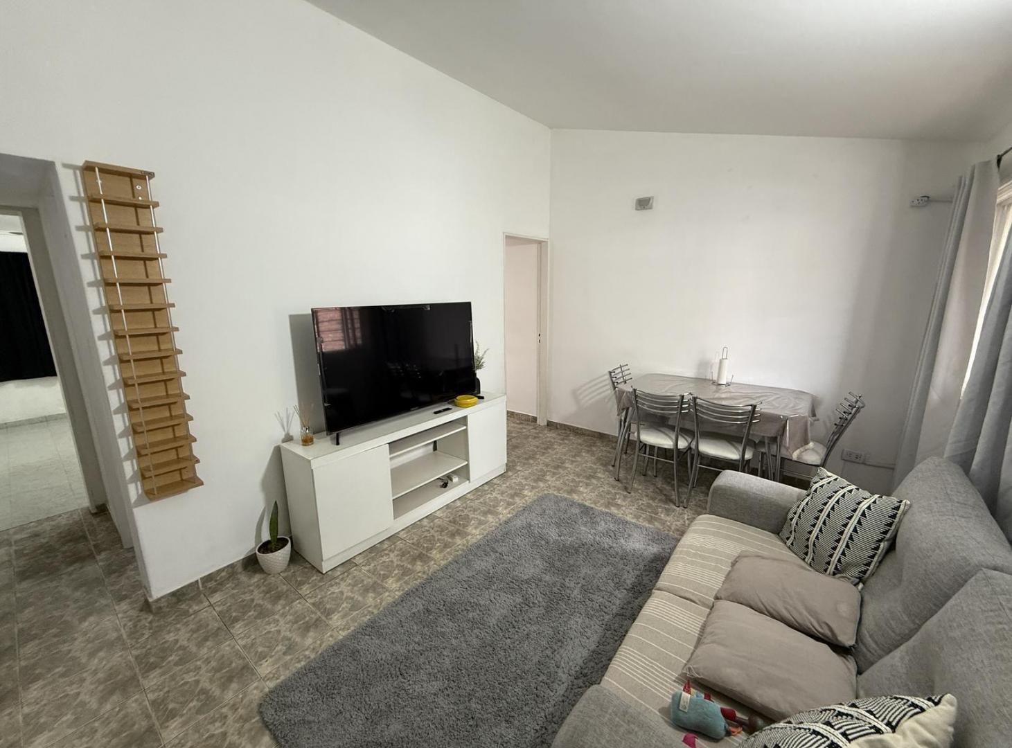 Foto de Casa 3 dormitorios jardín, quincho en venta - Barrio Acindar, imagen 1